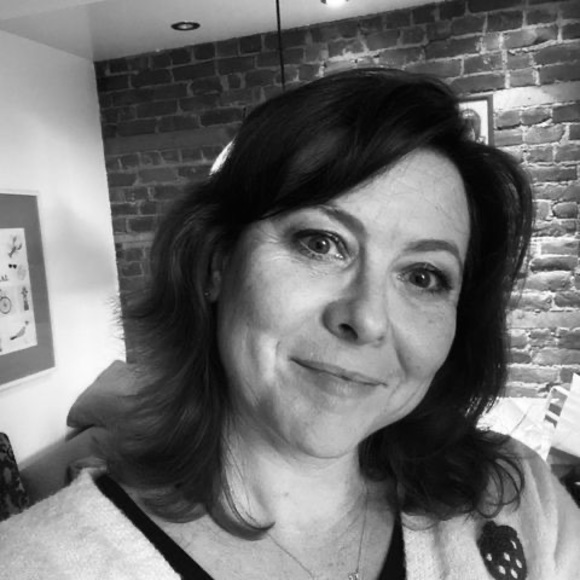 Meet your Posher, Julie - Picture 1 of 1